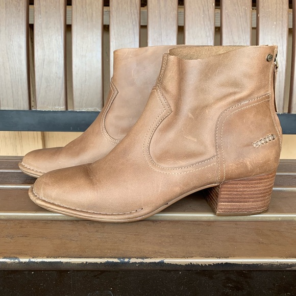 Ugg Bandara Leather Sahara Ankle Boots Size 11 - Picture 5 of 15